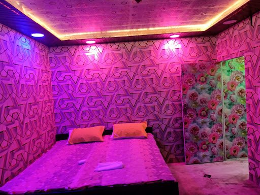 Rose Wellness Massage & Spa in Agra