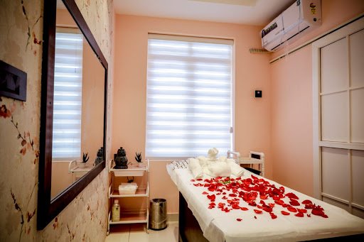 Alchemy Salon & Spa, Premium Aesthetics by Queens-Beyond Beauty