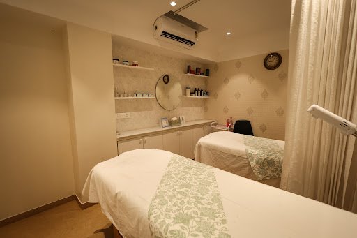 BRANDROOT SALON & SPA LTD.