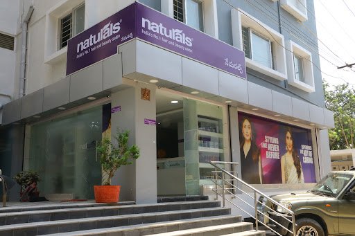 Naturals Salon