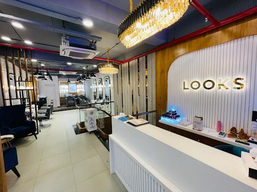 Looks Salon