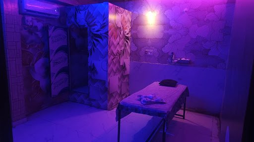 Alone Spa & Saloon Alone Spa & Saloon