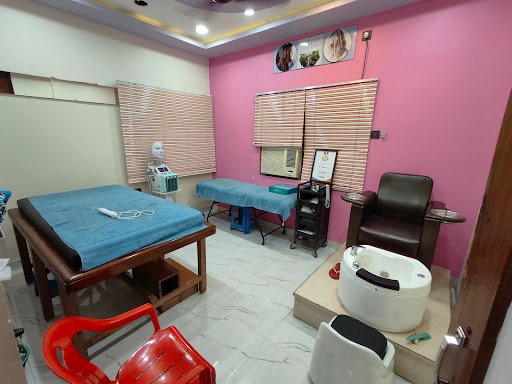 Shreyosi Family Salon