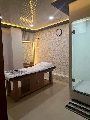 Mini wellnes spa and salon-Lashkar Gwalior