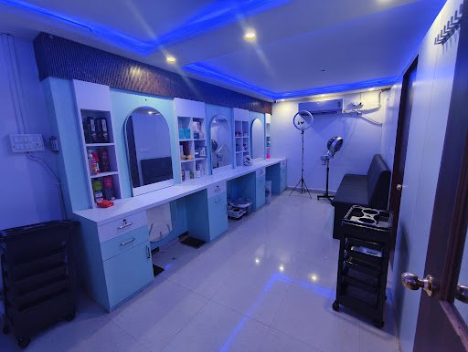 The Holiday Spa & Salon