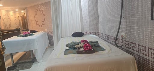 Bluhenz wellness (Gluck Spa) Bluhenz wellness (Gluck Spa)