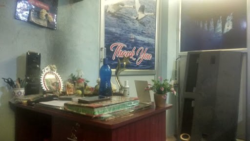 Silver Falls Saloon & Spa