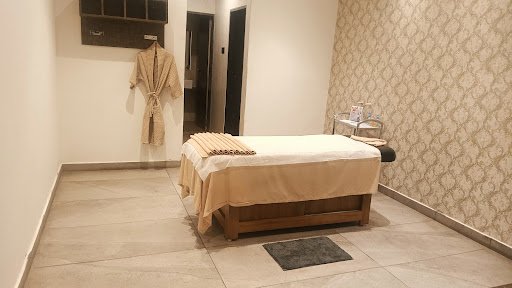 luxe spa & Salon @ Royal Ritz