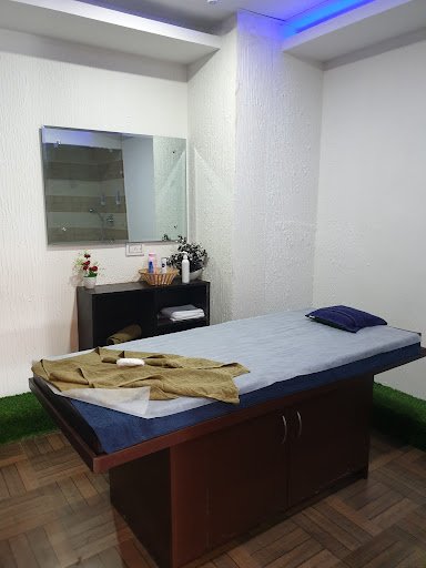 Banyan Tree Spa and wellness centre. / Best spa in jalandhar Banyan Tree Spa and wellness centre. / Best spa in jalandhar