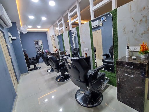 Cuts&Colors Luxury unisex salon