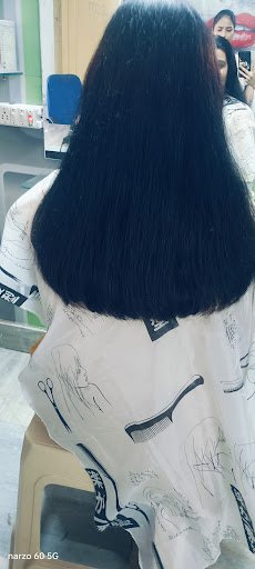 Manvi Makeup Studio & Academy