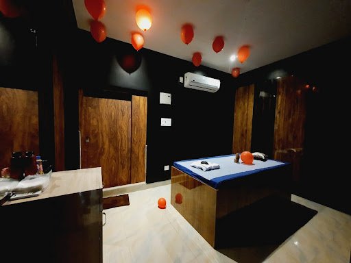 Float and fly saloon and spa