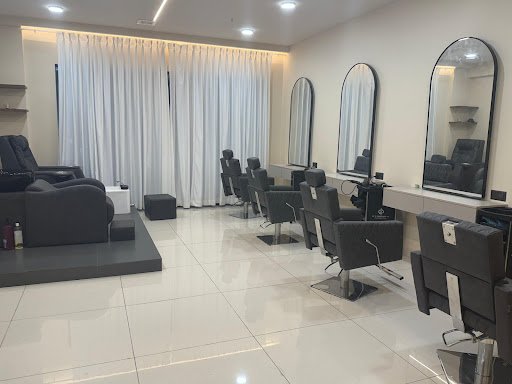 Leben Rouge - Salon for Human beings , Kayamkulam