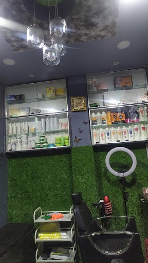 Suman's SALON & SPA (ladies only)