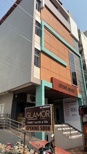 Glamòr Family Salon and Spa Academy Makeup and Nails