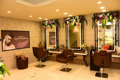 Naturals Family Salon & spa