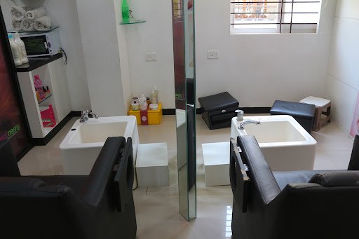 Green Trends Unisex Salon and Bridal Studio