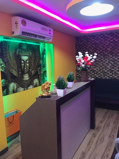 Hill Spa - Bangkok Style Massage in Charni Road