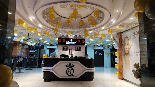 KING N QUEEN LUXURY UNISEX SALON