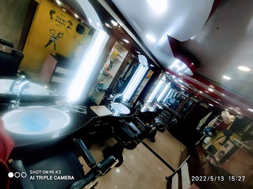 Shaina's unisex salon & parlour