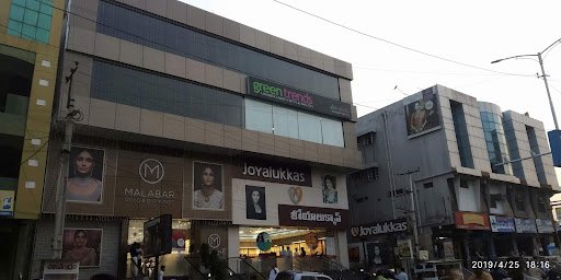 green trends unisex hair & Style salon green trends unisex hair & Style salon