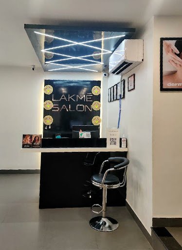 Lakme Salon For Him and Her in MG Road,Barabazar,Raniganj