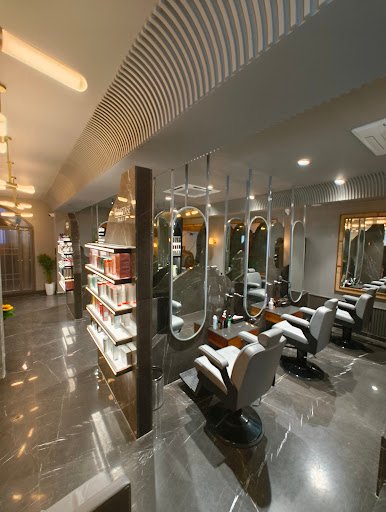 Looks Salon Yamunanagar