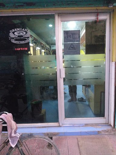 New Dreamland Gents Parlour