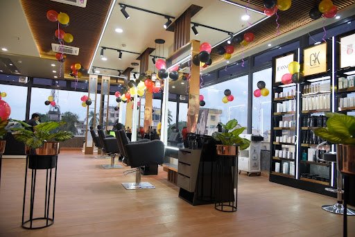 Head Turners Salons - Malda