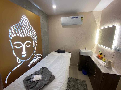 Kavya Massage Parlour