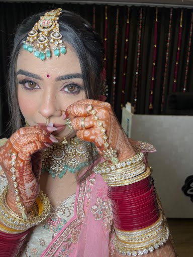 ELEGANCE "BEAUTY STUDIO"