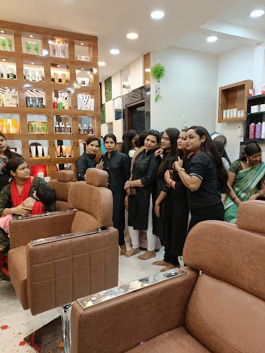 LADY CARE BEAUTY SALON (By Mamta Khandelwal)
