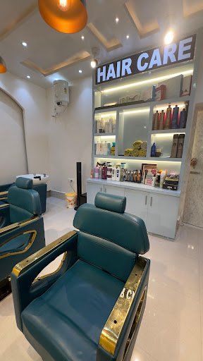 Hena | Makeup | Salon | Nails