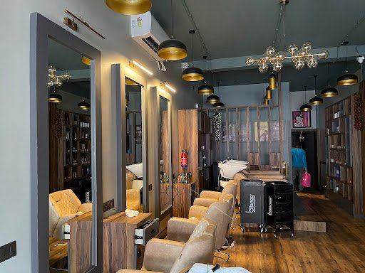 Maroon International Unisex Salon & Makeup Studio | Best Salon in Bardhaman | Top Rated Hair Salon