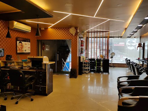 Head turners salon bardhaman