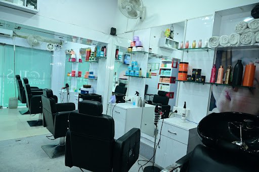 Korba hair n care female salon