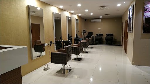 Boss the family salon