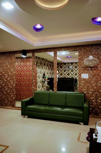 THE GATEWAY FAMILY SPA & SALOON THE GATEWAY FAMILY SPA & SALOON