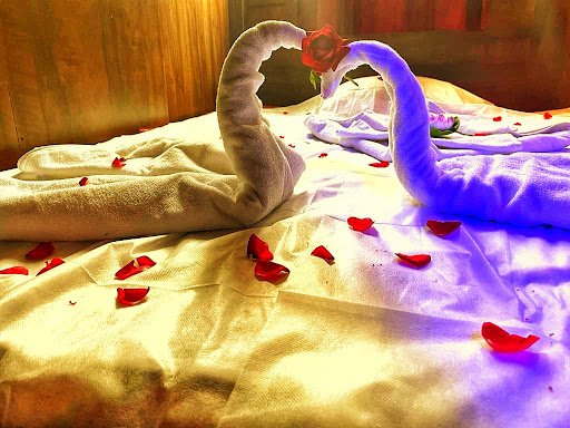 The Aroma Spa / Best Spa in Pune