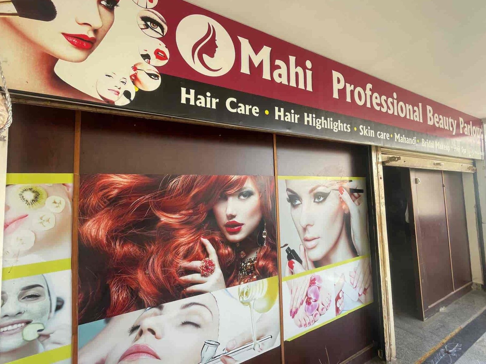 mahi professional beauty parlour and makeup artist only for ladies