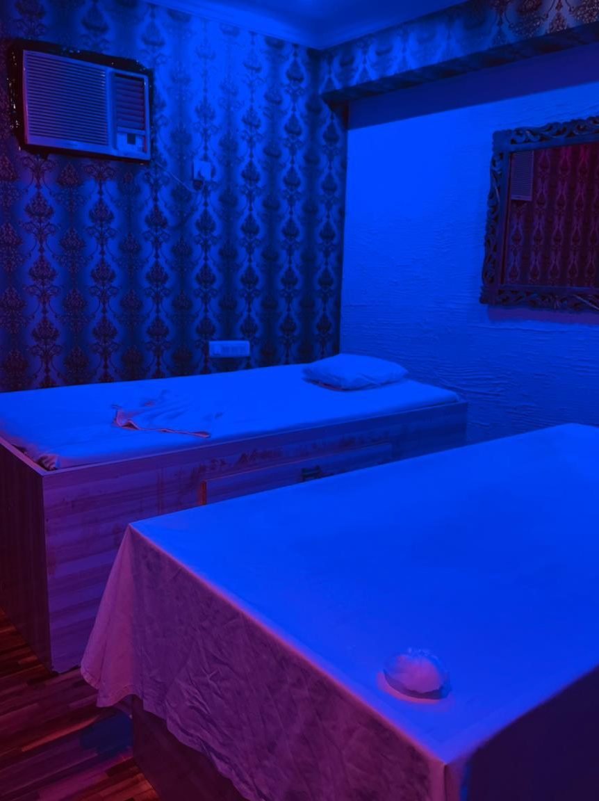 sky spa in fort massage spa in fort colaba